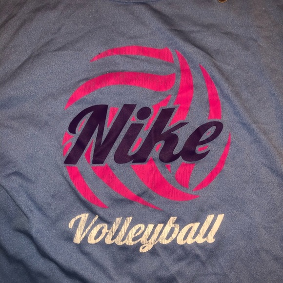 Nike Shirt 💙 - Picture 2 of 3